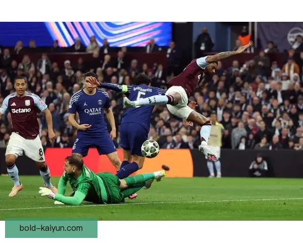 西甲巴萨在欧冠小组赛阶段表现稳健，力争小组出线资格