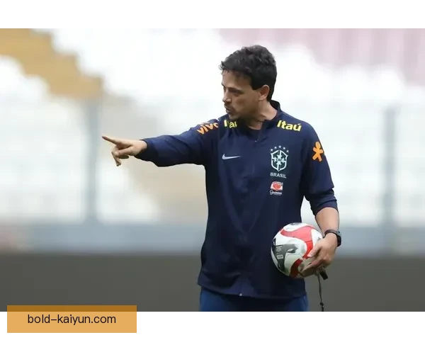 秘鲁队战术风格解析：立足防守反击，强调边路推进与定位球效率